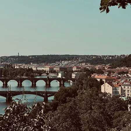 Kamenicka New! アパート プラハ