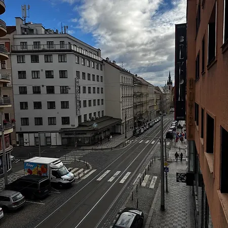 Kamenicka New! アパート プラハ